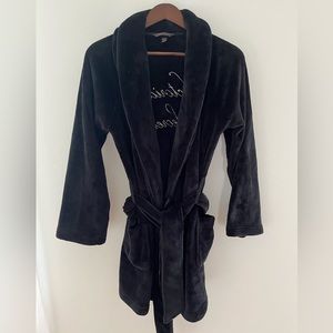 Victoria's Secret NEW Black Plushy Soft Bathrobe XS